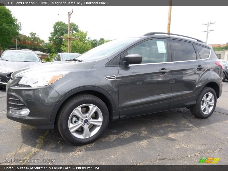 Magnetic Metallic / Charcoal Black 2016 Ford Escape SE 4WD