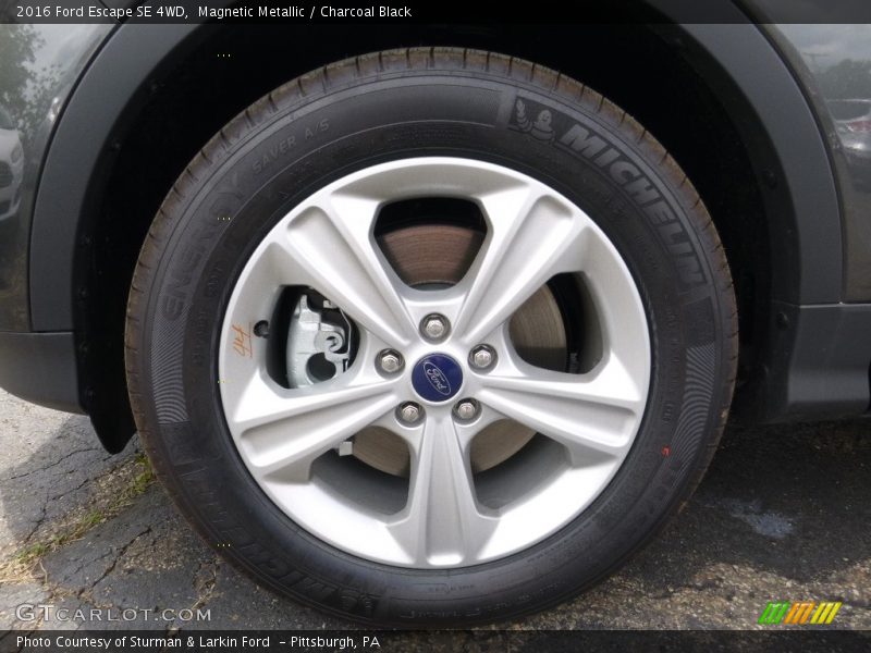 Magnetic Metallic / Charcoal Black 2016 Ford Escape SE 4WD