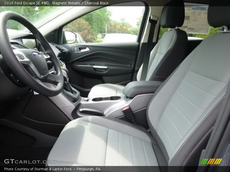 Magnetic Metallic / Charcoal Black 2016 Ford Escape SE 4WD