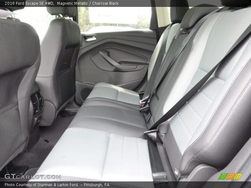 Magnetic Metallic / Charcoal Black 2016 Ford Escape SE 4WD