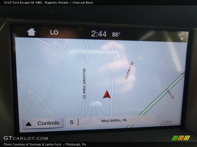 Magnetic Metallic / Charcoal Black 2016 Ford Escape SE 4WD