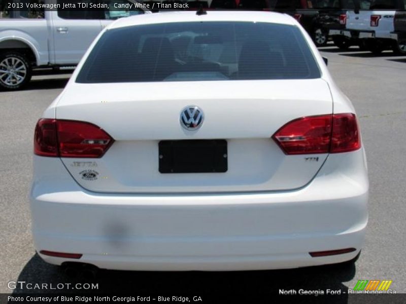 Candy White / Titan Black 2013 Volkswagen Jetta TDI Sedan