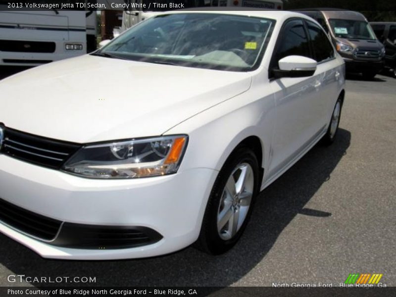 Candy White / Titan Black 2013 Volkswagen Jetta TDI Sedan