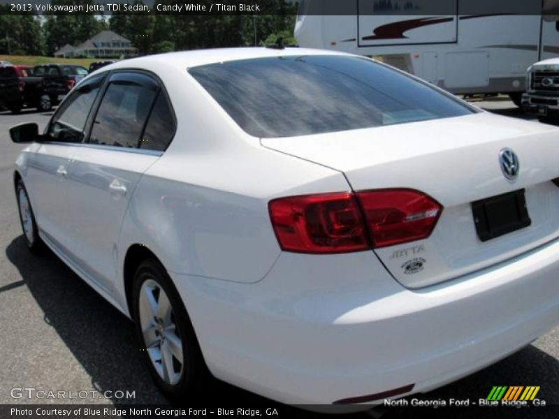 Candy White / Titan Black 2013 Volkswagen Jetta TDI Sedan