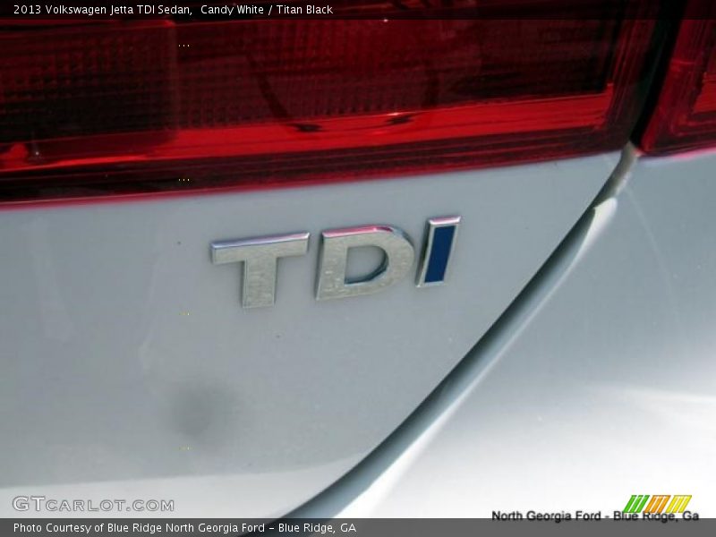 Candy White / Titan Black 2013 Volkswagen Jetta TDI Sedan