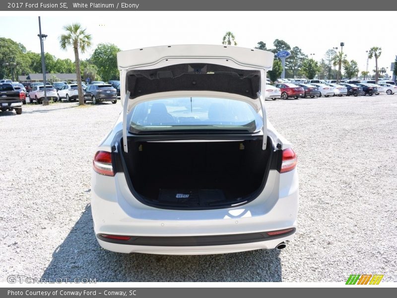 White Platinum / Ebony 2017 Ford Fusion SE