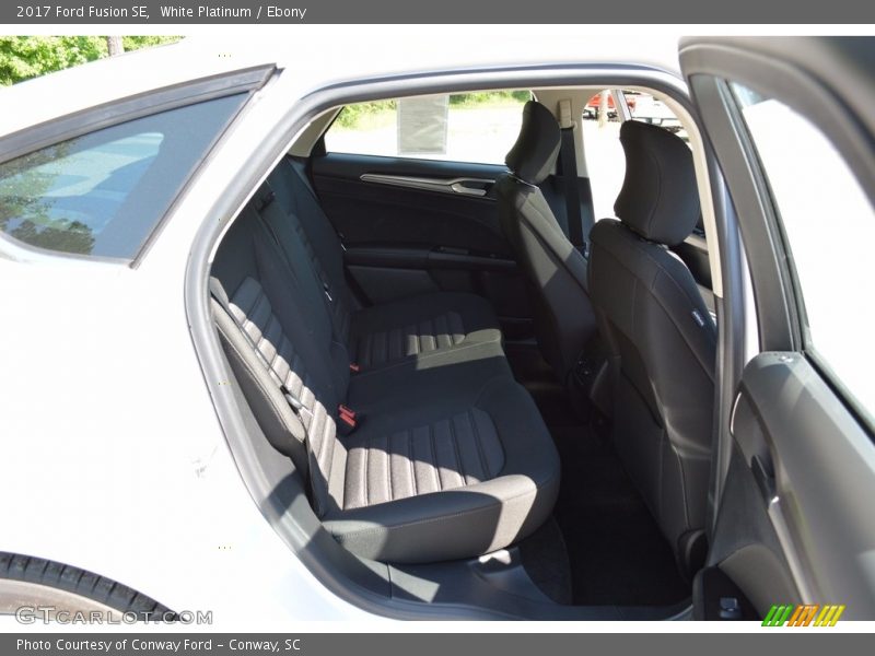 White Platinum / Ebony 2017 Ford Fusion SE
