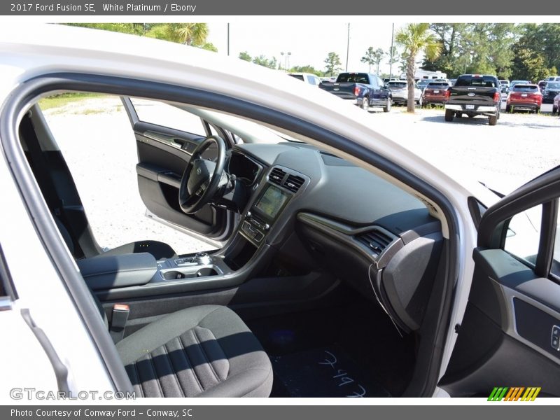 White Platinum / Ebony 2017 Ford Fusion SE