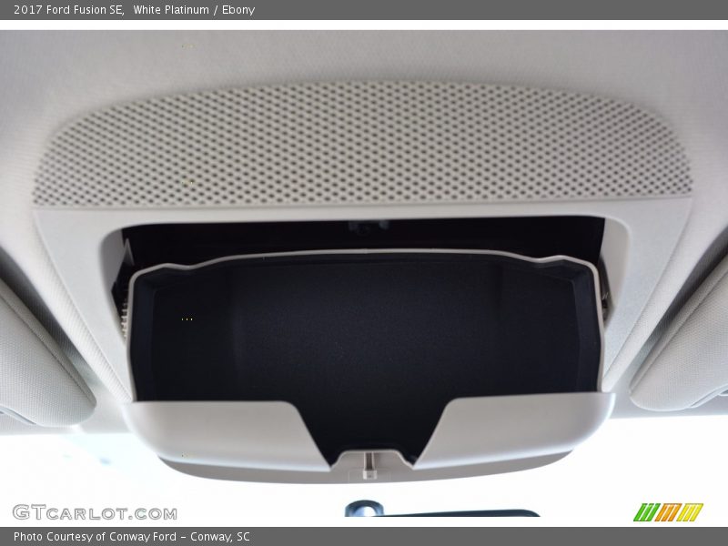 White Platinum / Ebony 2017 Ford Fusion SE