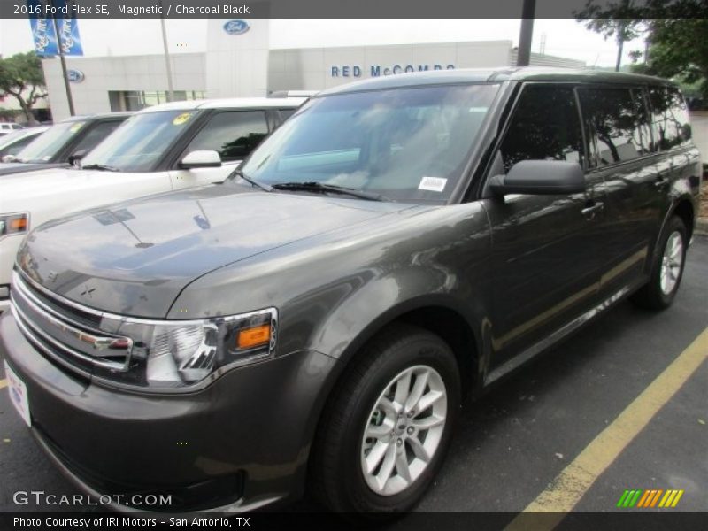 Magnetic / Charcoal Black 2016 Ford Flex SE