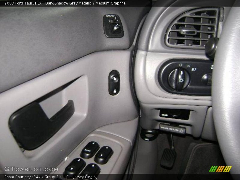 Dark Shadow Grey Metallic / Medium Graphite 2003 Ford Taurus LX