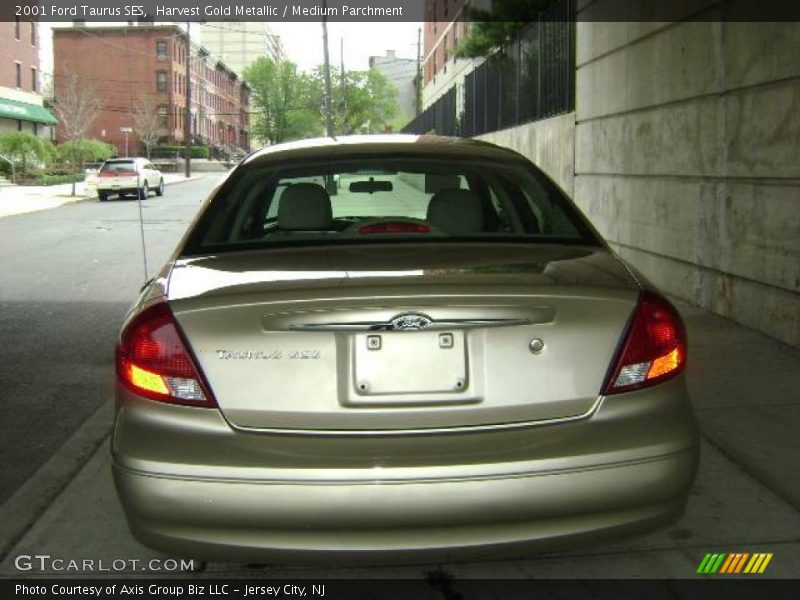 Harvest Gold Metallic / Medium Parchment 2001 Ford Taurus SES