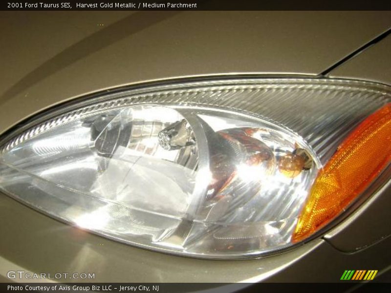 Harvest Gold Metallic / Medium Parchment 2001 Ford Taurus SES