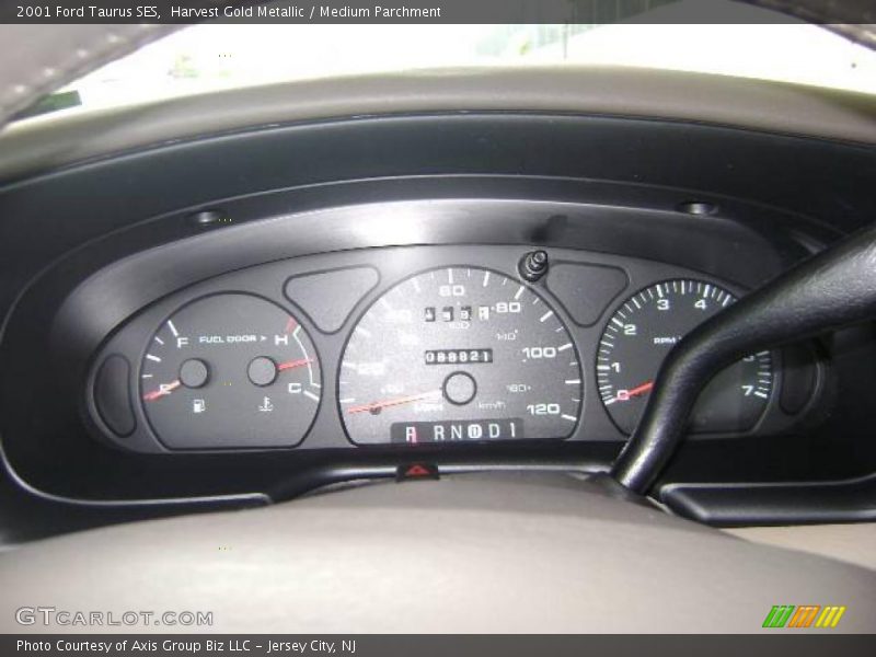 Harvest Gold Metallic / Medium Parchment 2001 Ford Taurus SES