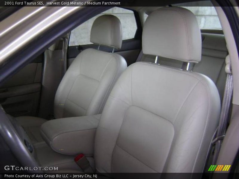 Harvest Gold Metallic / Medium Parchment 2001 Ford Taurus SES