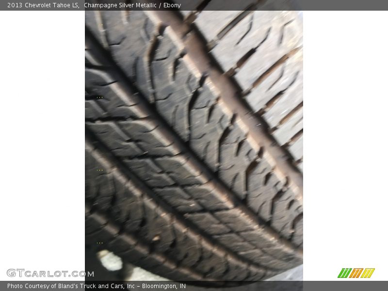 Champagne Silver Metallic / Ebony 2013 Chevrolet Tahoe LS