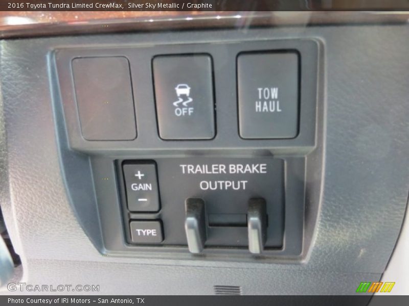 Silver Sky Metallic / Graphite 2016 Toyota Tundra Limited CrewMax