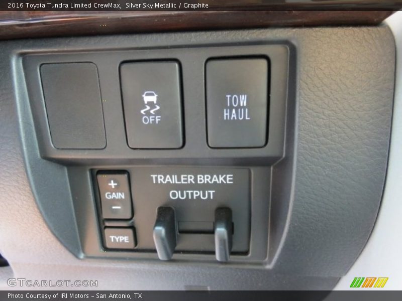 Silver Sky Metallic / Graphite 2016 Toyota Tundra Limited CrewMax