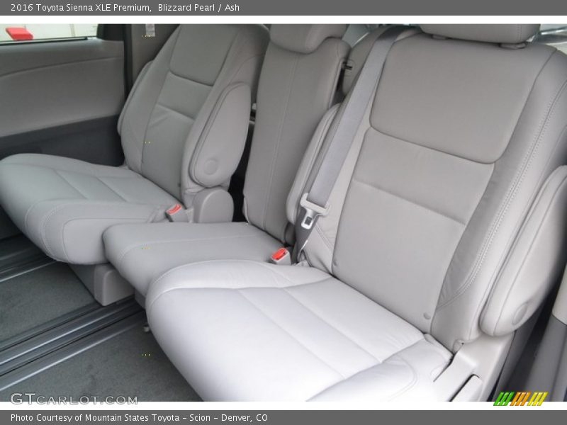 Blizzard Pearl / Ash 2016 Toyota Sienna XLE Premium