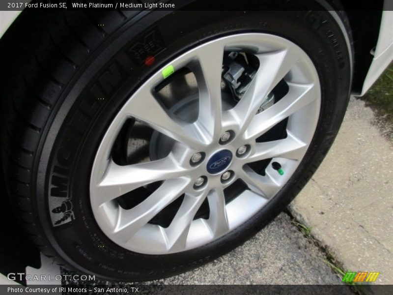 White Platinum / Medium Light Stone 2017 Ford Fusion SE