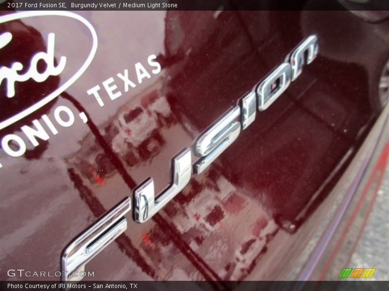 Burgundy Velvet / Medium Light Stone 2017 Ford Fusion SE