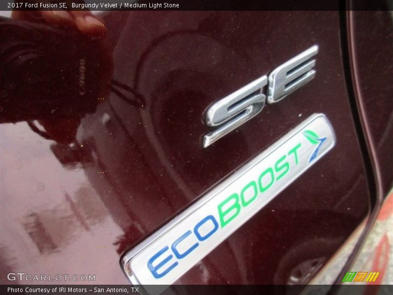 Burgundy Velvet / Medium Light Stone 2017 Ford Fusion SE