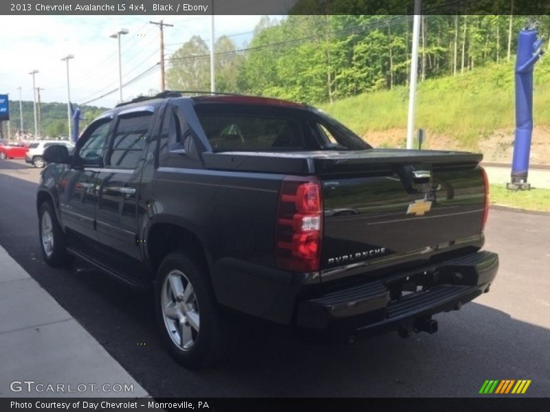 Black / Ebony 2013 Chevrolet Avalanche LS 4x4