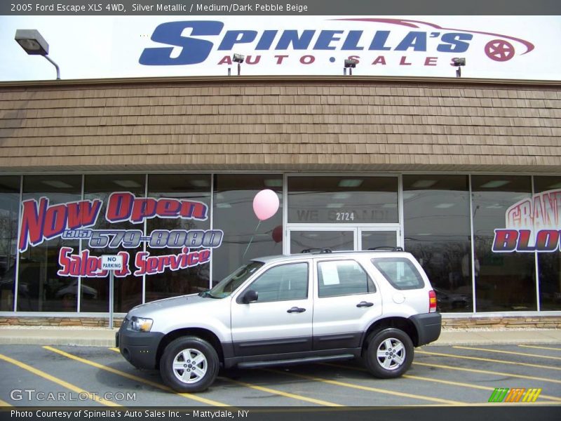 Silver Metallic / Medium/Dark Pebble Beige 2005 Ford Escape XLS 4WD