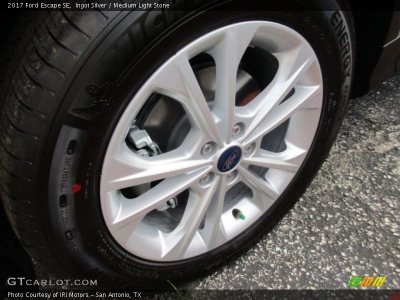 Ingot Silver / Medium Light Stone 2017 Ford Escape SE