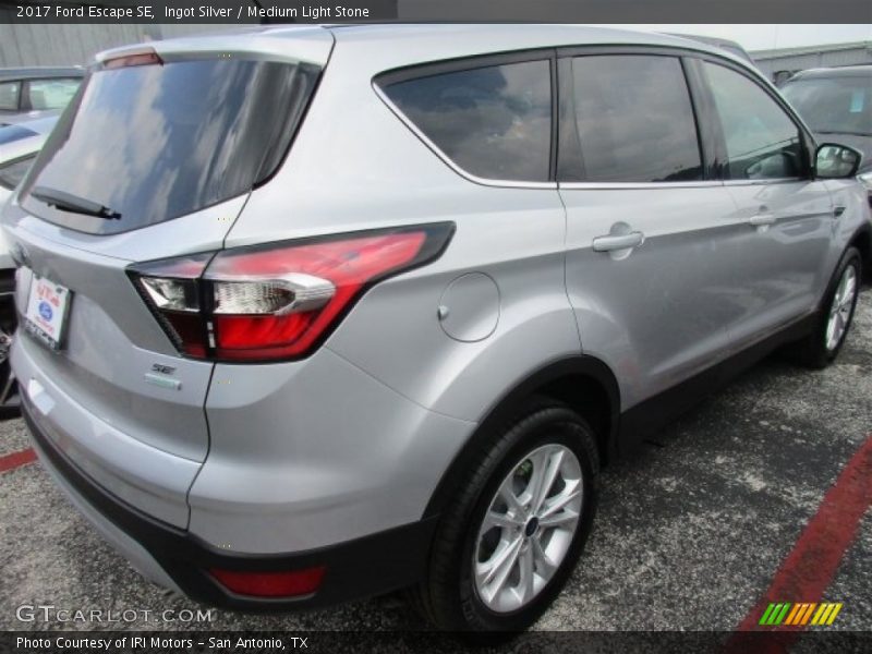 Ingot Silver / Medium Light Stone 2017 Ford Escape SE