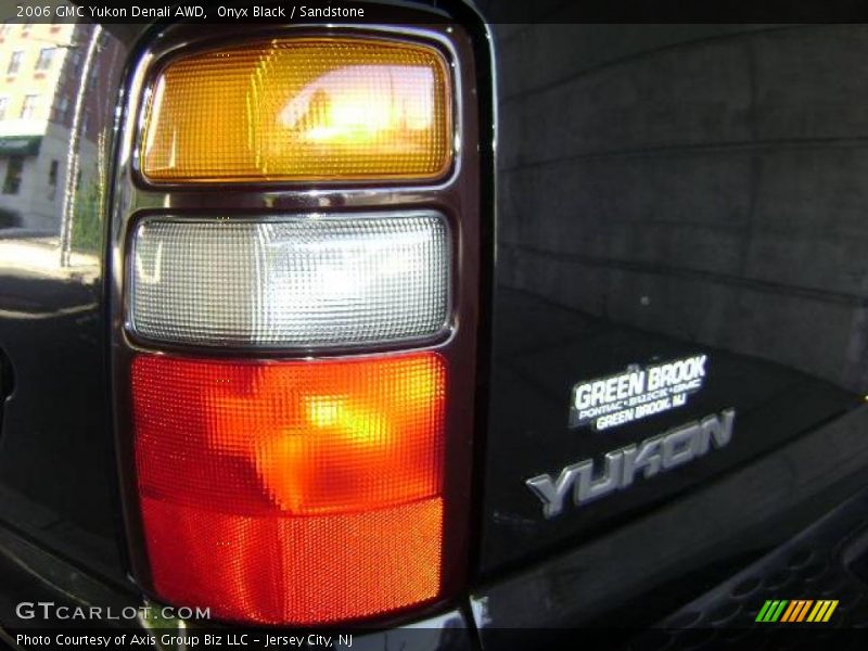 Onyx Black / Sandstone 2006 GMC Yukon Denali AWD