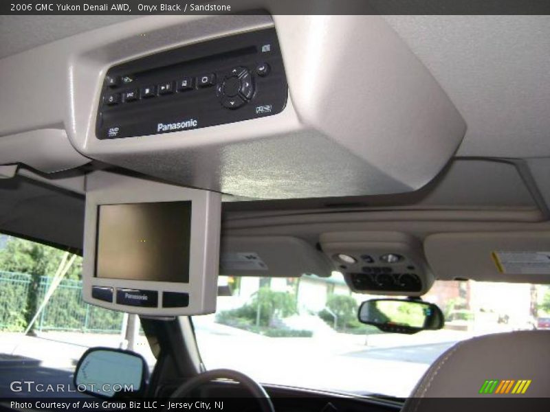 Onyx Black / Sandstone 2006 GMC Yukon Denali AWD