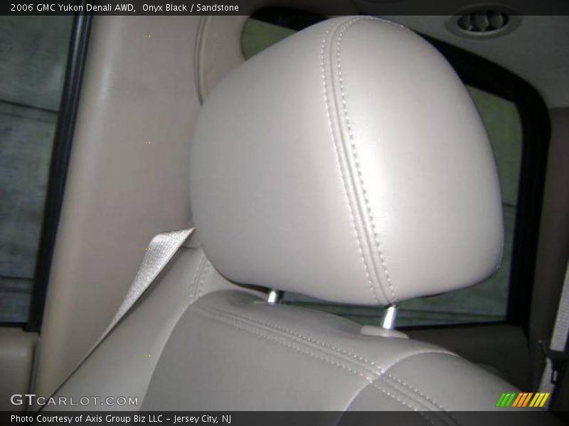 Onyx Black / Sandstone 2006 GMC Yukon Denali AWD