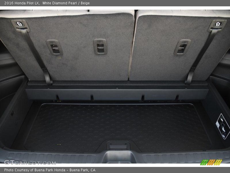 White Diamond Pearl / Beige 2016 Honda Pilot LX