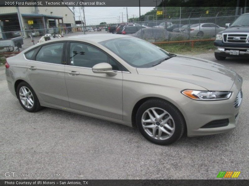 Tectonic Metallic / Charcoal Black 2016 Ford Fusion SE