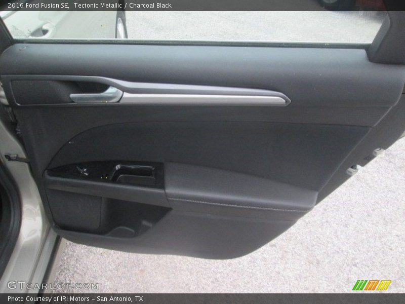 Tectonic Metallic / Charcoal Black 2016 Ford Fusion SE