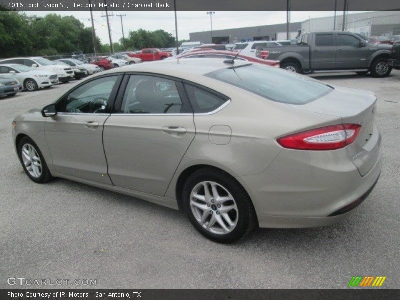 Tectonic Metallic / Charcoal Black 2016 Ford Fusion SE