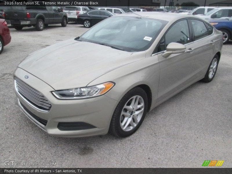 Tectonic Metallic / Charcoal Black 2016 Ford Fusion SE