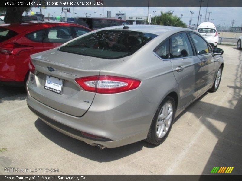 Tectonic Metallic / Charcoal Black 2016 Ford Fusion SE