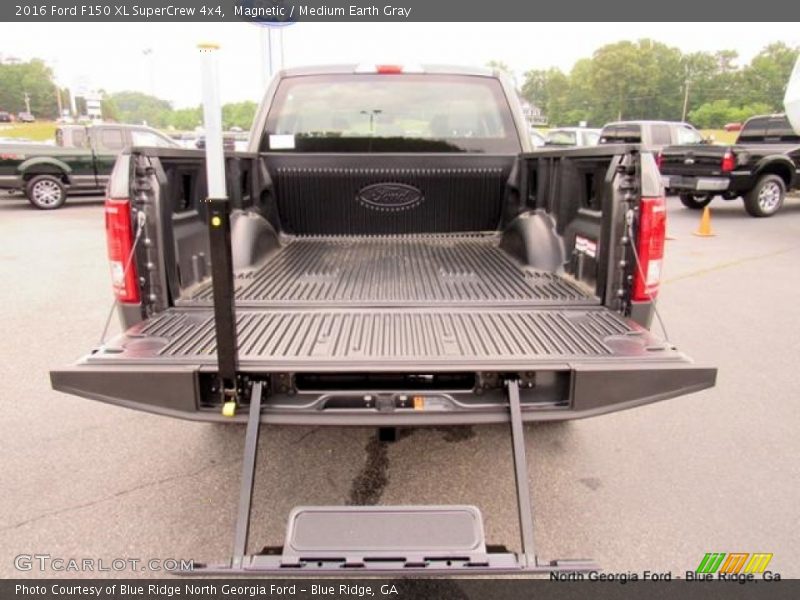 Magnetic / Medium Earth Gray 2016 Ford F150 XL SuperCrew 4x4