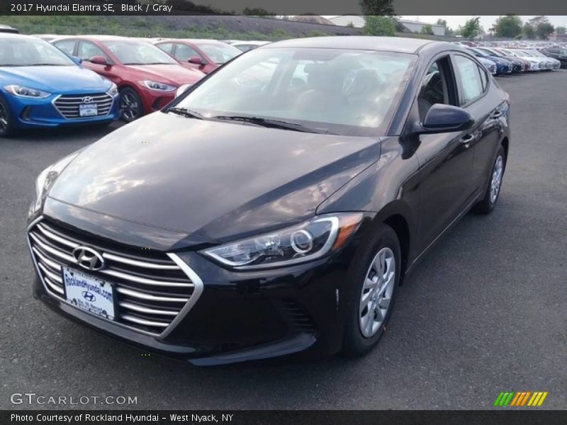 Black / Gray 2017 Hyundai Elantra SE