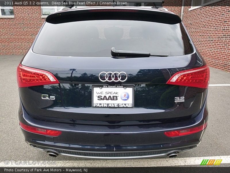 Deep Sea Blue Pearl Effect / Cinnamon Brown 2011 Audi Q5 3.2 quattro