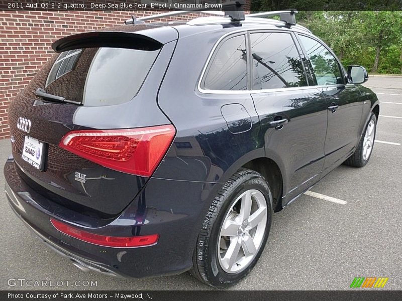 Deep Sea Blue Pearl Effect / Cinnamon Brown 2011 Audi Q5 3.2 quattro