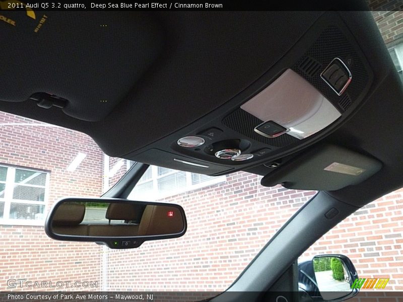 Deep Sea Blue Pearl Effect / Cinnamon Brown 2011 Audi Q5 3.2 quattro