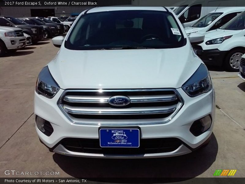Oxford White / Charcoal Black 2017 Ford Escape S