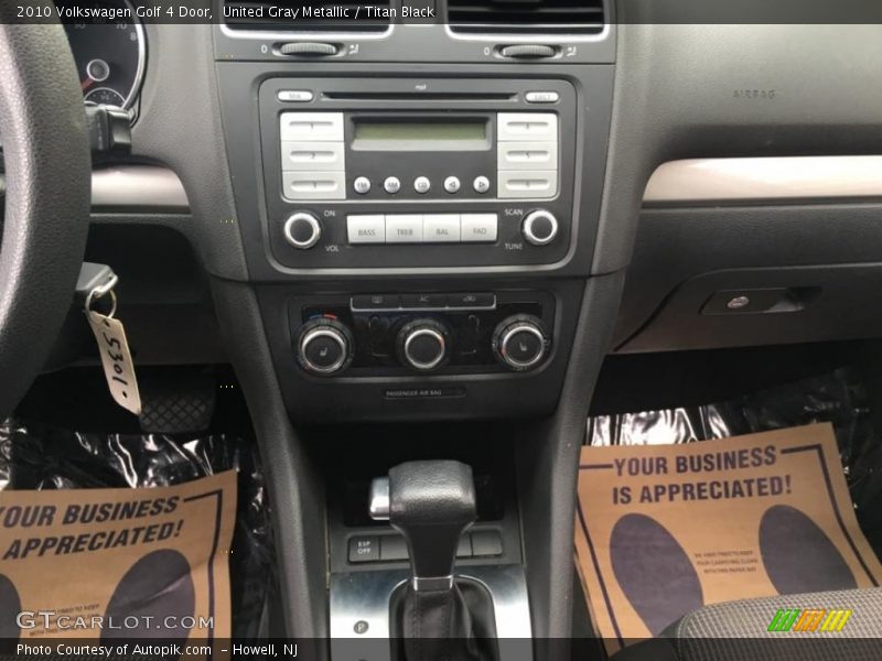 United Gray Metallic / Titan Black 2010 Volkswagen Golf 4 Door