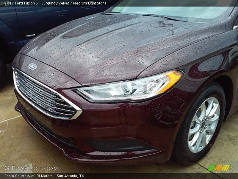 Burgundy Velvet / Medium Light Stone 2017 Ford Fusion S