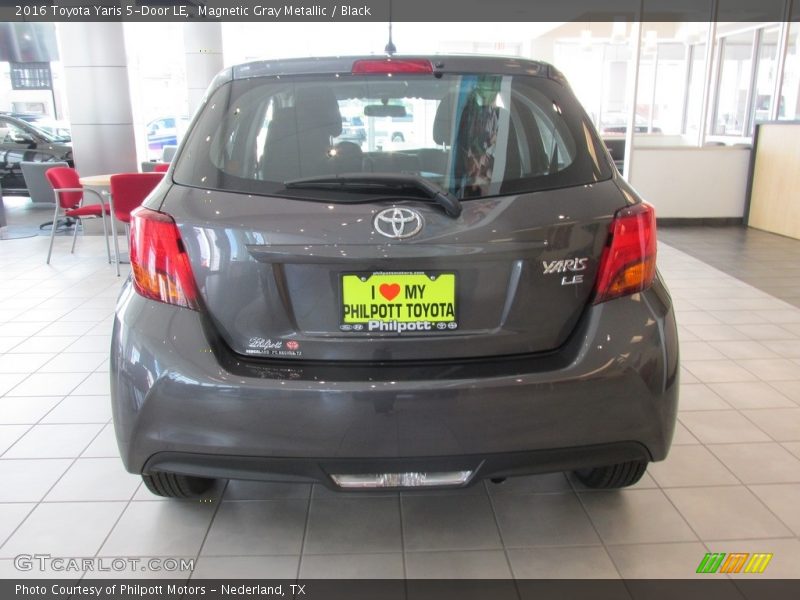 Magnetic Gray Metallic / Black 2016 Toyota Yaris 5-Door LE