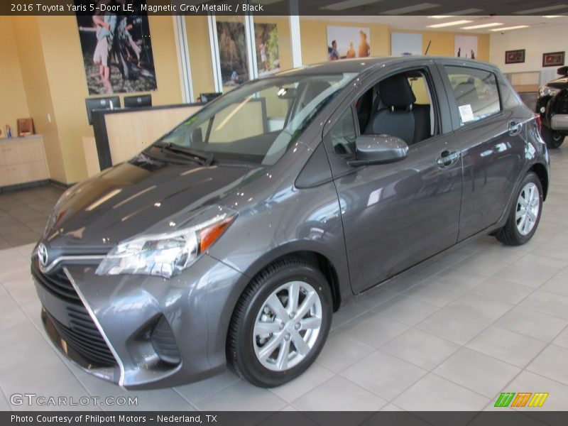 Magnetic Gray Metallic / Black 2016 Toyota Yaris 5-Door LE