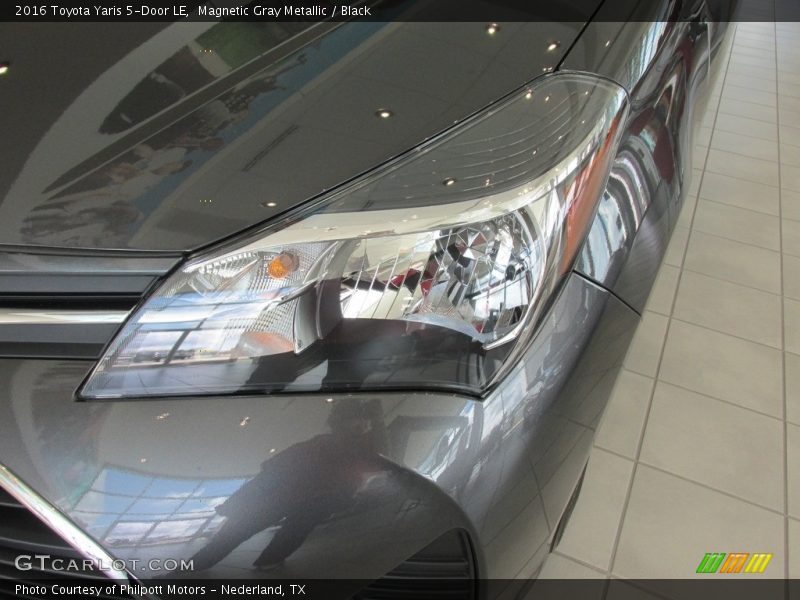 Magnetic Gray Metallic / Black 2016 Toyota Yaris 5-Door LE